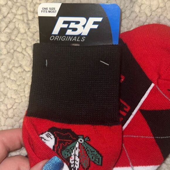 ✨CHICAGO BLACKHAWKS CALF LOGO MENS ARGYLE RED ONE SIZE SOCKS✨ - Picture 5 of 5